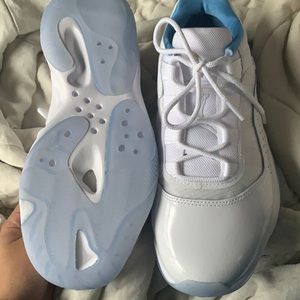 Woman’s basketball shoes